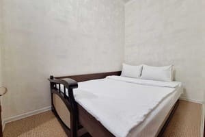 4 кровати с кондиционером и балконом. Alex Apartments. 4