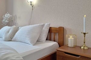 4 кровати с кондиционером и балконом. Alex Apartments. 22