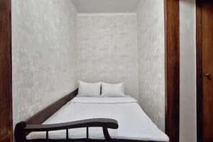 4 кровати с кондиционером и балконом. Alex Apartments. 38