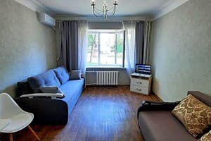 Alex Apartments. White rotunda. 9