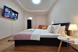 Большая кроватка на Садовом. Alex Apartments 1