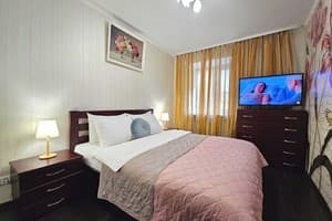 Квартира Ботаник. Alex Apartments (бесконтактное поселение 24/7). Семейный двухместный +3.  Ботаник 1