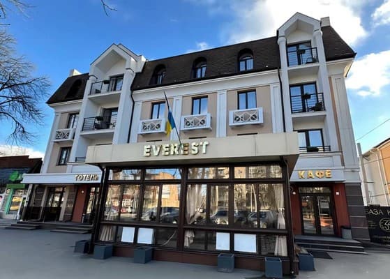 Отель Everest