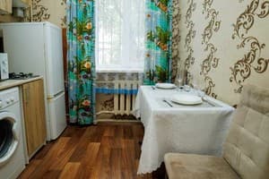 В центре возле Каштановой Аллеи ул. Соборности 46-А. Alex Apartments 8