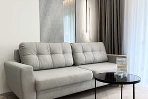 З видом на Театр Гоголя 10