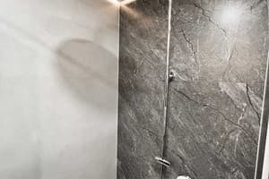 З видом на Театр Гоголя 33