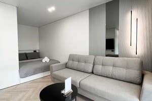 З видом на Театр Гоголя 14