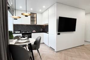 З видом на Театр Гоголя 20